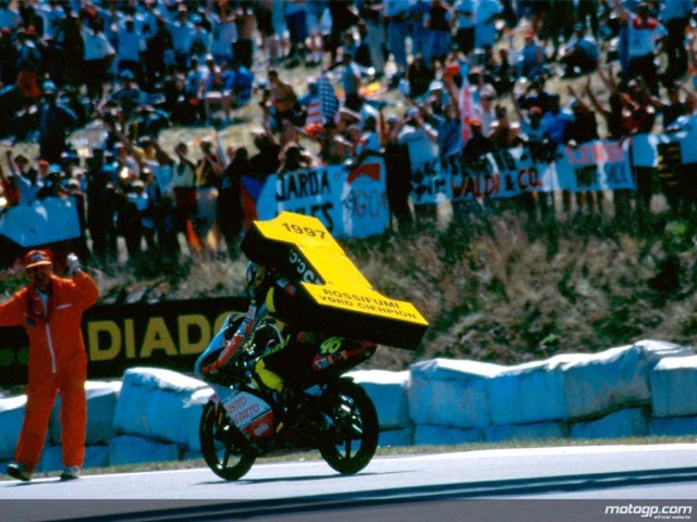 Rossi campeon 125cc mundial brno 1997