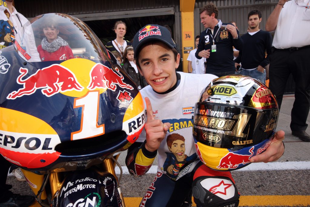 Marc Marquez Derbi 2010 campeón 125cc circuito de valencia moto gp motogp numero 1 uno