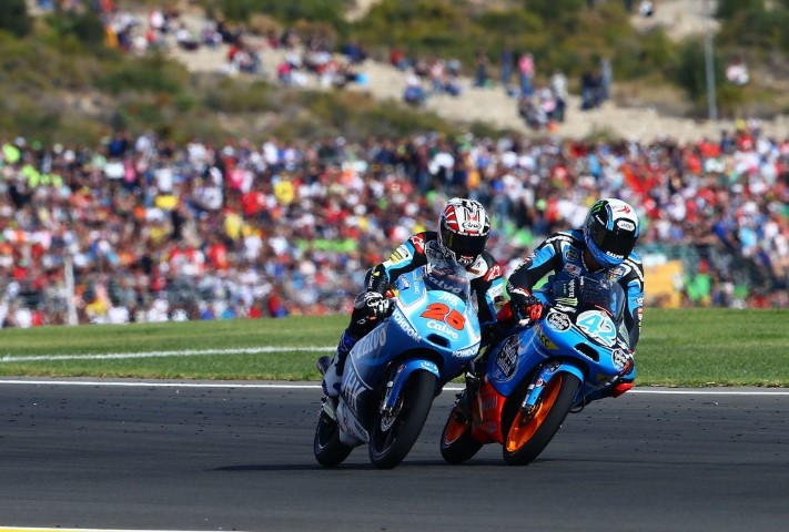 ultima curva circuito valencia 2013 viñales rins campeon