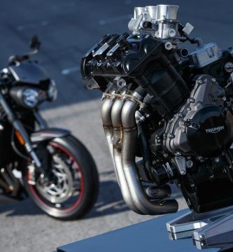 Motor 800cc triumph moto2