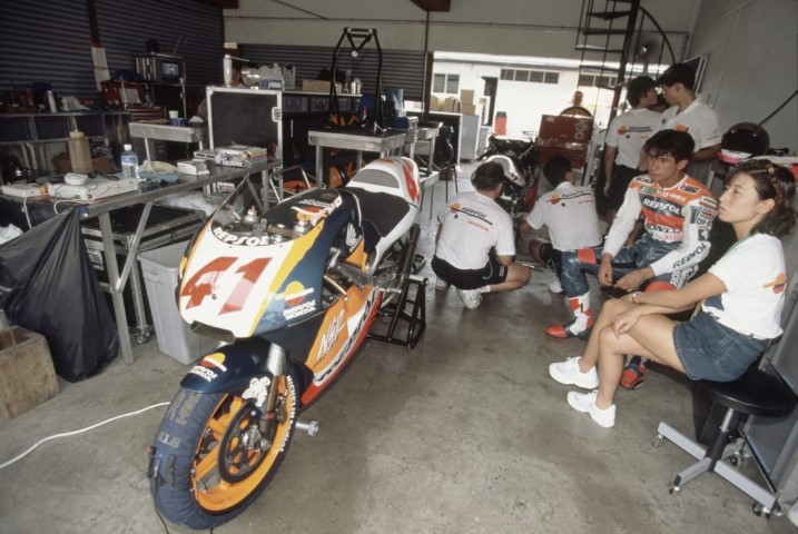 500cc itoh 1996 v2 bicilindrico boxes motogp