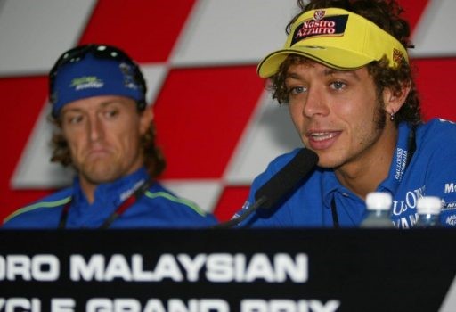 rossi gibernau rivales no amigos rueda prensa sepang 2004 motogp