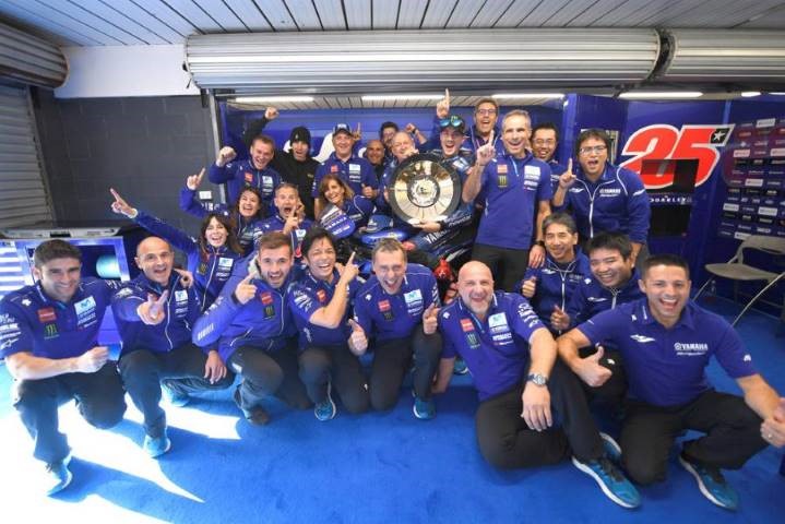 valentino rossi maverick viñales motogp yamaha takahiro sumi