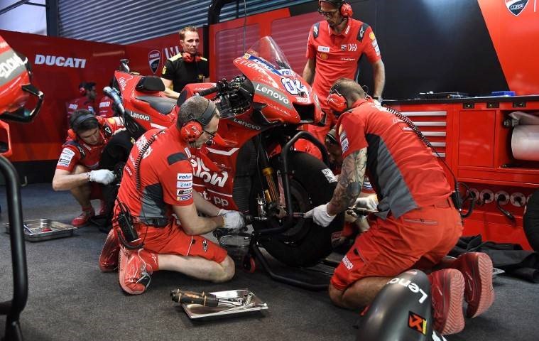 General / Atmosphere / Divers GP Qatar 2019 (Circuit Losail) 8-10.03.2019 photo: Michelin