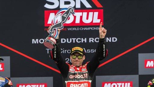 Álvaro Bautista gana con Ducati
