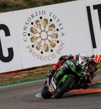 alvaro bautista jonathan rea chaz davies sbk ducati aragon motorland