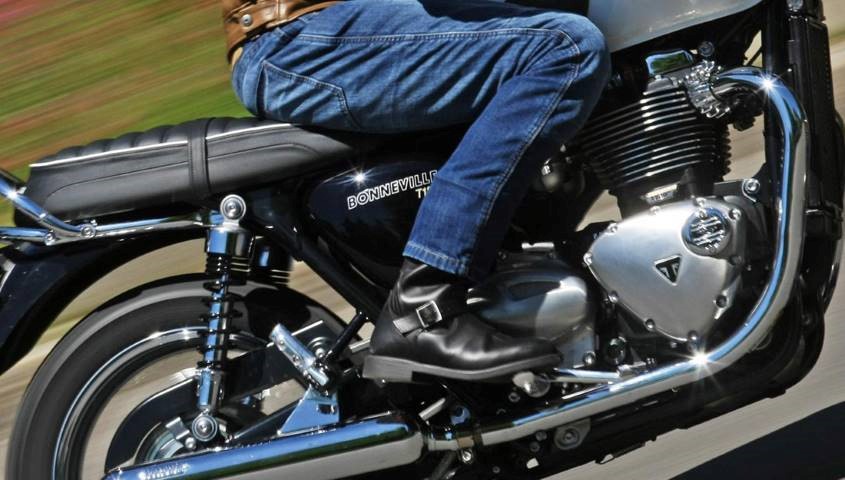 ¿Pantalones vaqueros para ir en moto durante la primavera?