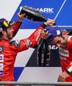 andrea dovizioso danilo petrucci ducati podio le mans