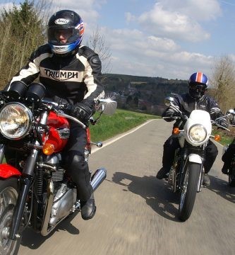 chaqueta motera, motos de calle