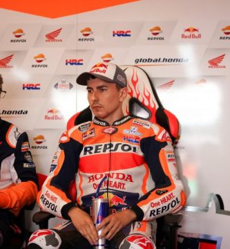 Jorge Lorenzo en su box