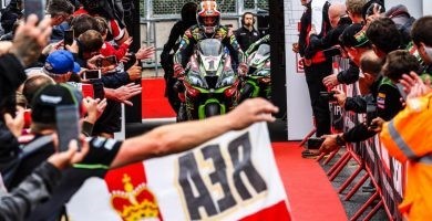 Jonathan Rea WorldSBK Superbikes Jules Cluzel Supersport Donington Park