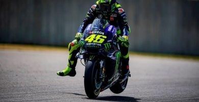Valentino Rossi MotoGP Yamaha SBK El pit lane