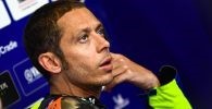 Valentino Rossi en su box