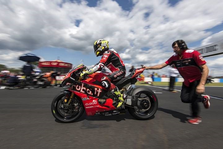 Simone Battistella Álvaro Bautista Scott Redding Ducati Honda Superbike