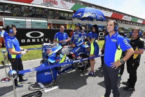 Davide Brivio junto a Álex Rins en la parrilla del Gran Premio de Italia en Mugello