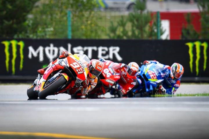 Marc Márquez Andrea Dovizioso Alex Rins durante la carrera de Brno