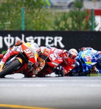 Marc Márquez Andrea Dovizioso Alex Rins durante la carrera de Brno