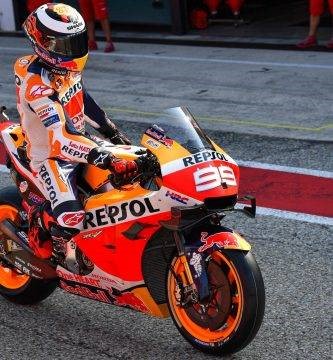 Jorge Lorenzo saliendo del box durante los test de Misano de MotoGP
