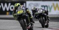 Valentino Rossi y Maverick Viñales durante la carrera de MotoGP en el Gran Premio de Austria
