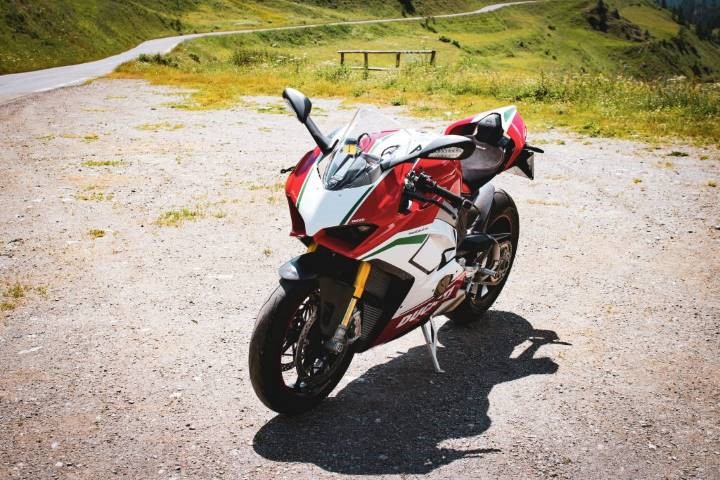 ducati, superbikes,comparativa,motos,motos de calle