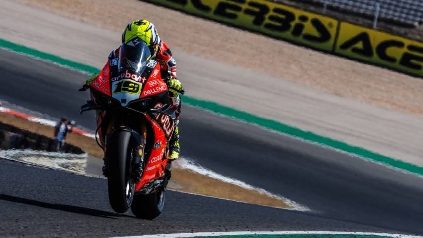 Álvaro Bautista CHaz Davis Ducati Jonathan Rea Portimano SBK