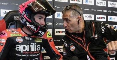 Antonio Jimenez con Aleix Espargaró en el box