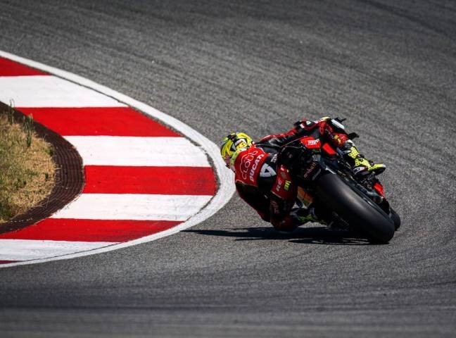 Álvaro Bautista CHaz Davis Ducati Jonathan Rea Portimano SBK