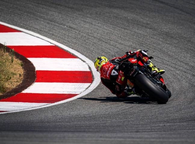 Álvaro Bautista CHaz Davis Ducati Jonathan Rea Portimano SBK