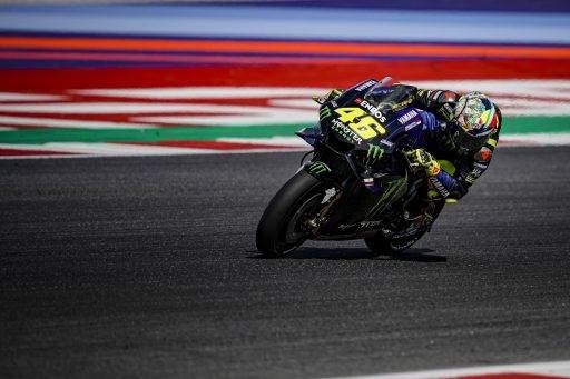 Valentino Rossi durante la carrera de MotoGP en Misano