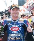 Alex Lowes en el parque cerrado después de una carrera del WorldSBK