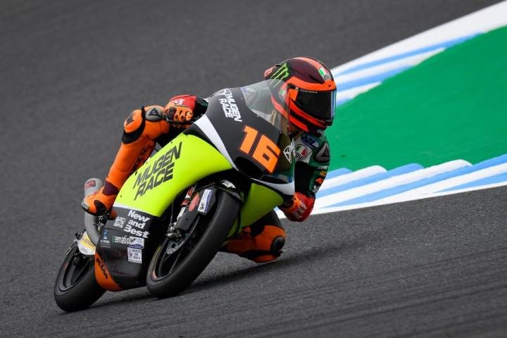 Andrea Migno durante el primer día de entrenamientos libres del Gran Premio de Japón de Moto3