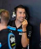 David Muñoz en el box del Sky Racing Team VR46