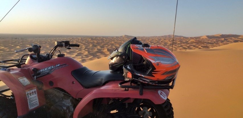 Un mar de dunas marruecos, dunas, moto