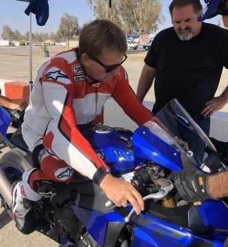 Wayne Rainey con una Yamaha R1