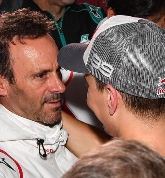 Alberto Puig junto a Jorge Lorenzo