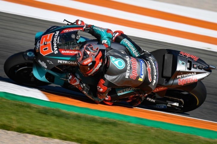 Fabio Quartararo rodando con la Yamaha del Petronas SRT