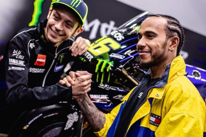 Rossi Hamilton Yamaha Mercedes Cheste intercambio