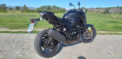Suzuki GSX750S
