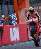 Marc Márquez celebra su victoria en MotoGP en la