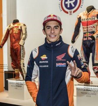 Marc Márquez Box Repsol inocentada broma Madrid
