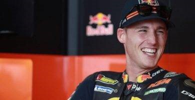 Pol Espargaró en su box