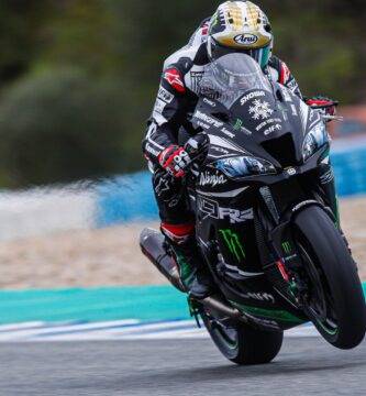 Jonathan Rea: "La moto mejora"