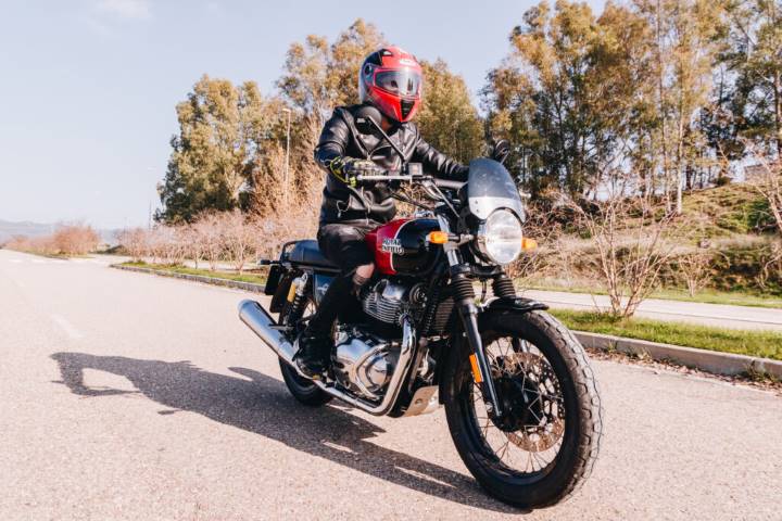 ROYAL ENFIELD INTERCEPTOR 650