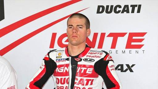 Ben Spies durante su última temporada en MotoGP en el box del Pramac Ducati