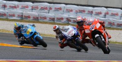 Jorge Lorenzo Yamaha Casey Stoner Ducati durante una carrera de MotoGP