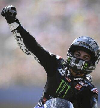 Maverick Viñales con la Yamaha en una carrera de MotoGP