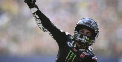 Maverick Viñales con la Yamaha en una carrera de MotoGP