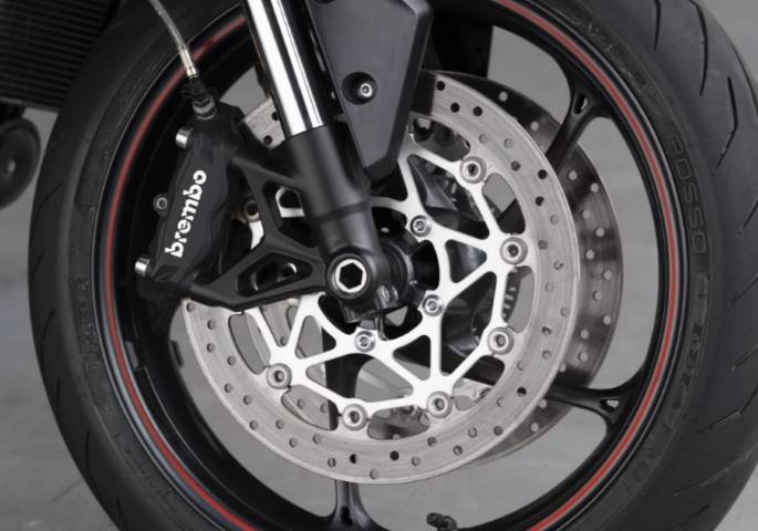 Brembo m4. 32 Street Triple 