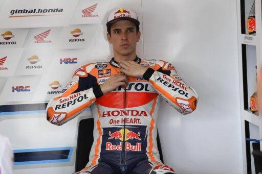 Álex Márquez en su box durante los test de Sepang de MotoGP