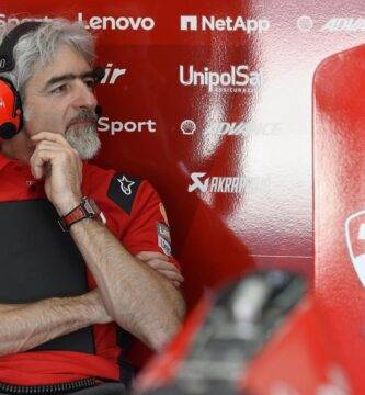 Gigi Dall'Igna en el box de Ducati
